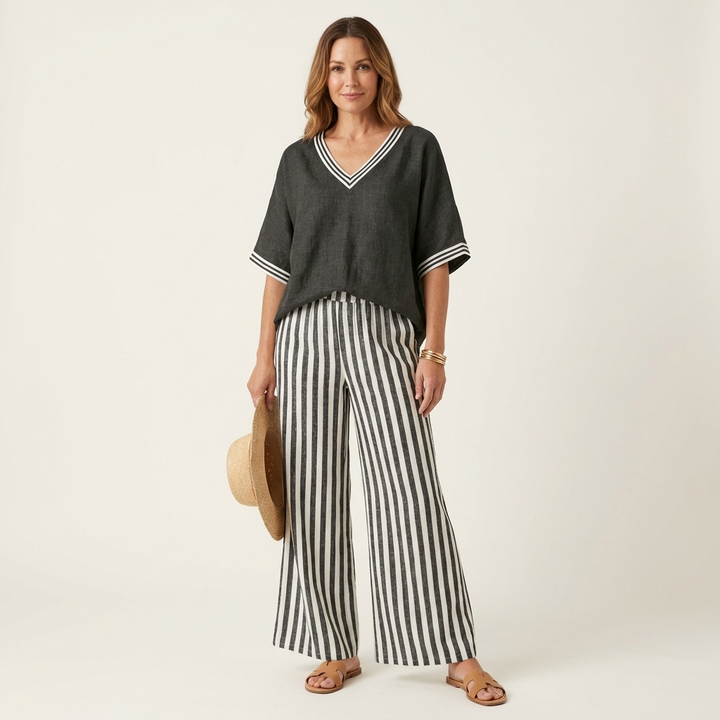 Juliana | V-Hals Varsity Top & Stripe Wide-Leg Set