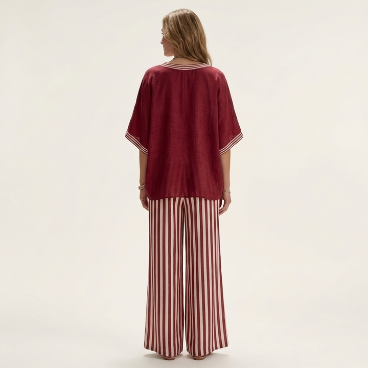 Juliana | V-Hals Varsity Top & Stripe Wide-Leg Set
