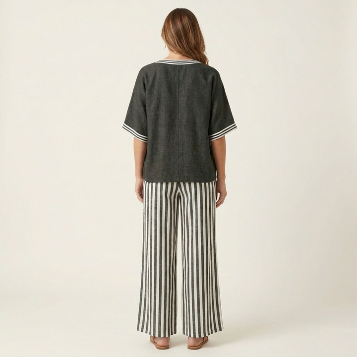 Juliana | V-Hals Varsity Top & Stripe Wijde Pijpen Set
